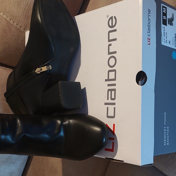 Liz Claiborne black booties - Picture 2 of 2